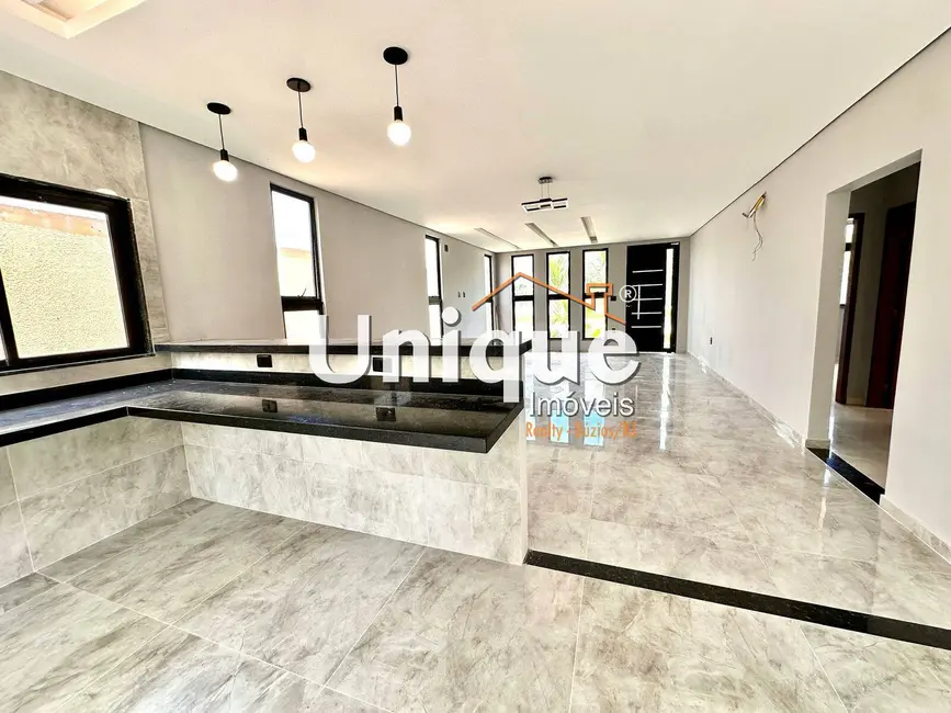 Foto 4 de Casa com 3 quartos à venda, 360m2 em São Mateus, Sao Pedro Da Aldeia - RJ