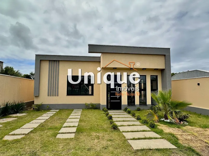 Foto 1 de Casa com 3 quartos à venda, 360m2 em São Mateus, Sao Pedro Da Aldeia - RJ