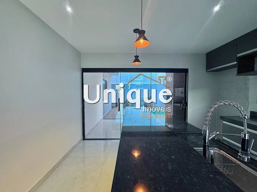 Foto 8 de Casa com 3 quartos à venda, 252m2 em Nova São Pedro, Sao Pedro Da Aldeia - RJ