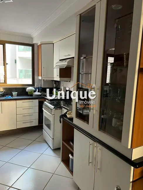 Foto 4 de Apartamento com 3 quartos à venda, 200m2 em Algodoal, Cabo Frio - RJ