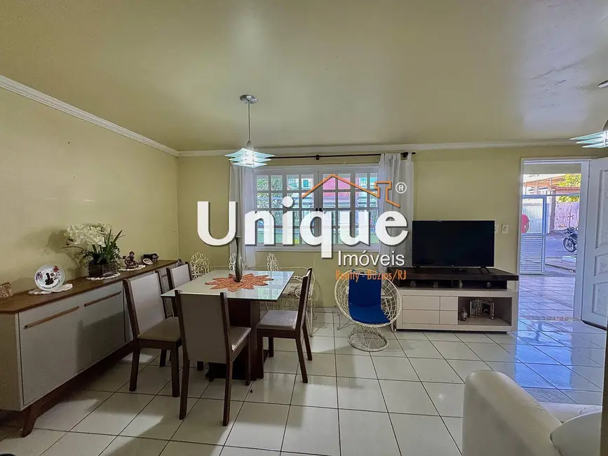 Foto 9 de Casa com 3 quartos à venda, 230m2 em Braga, Cabo Frio - RJ