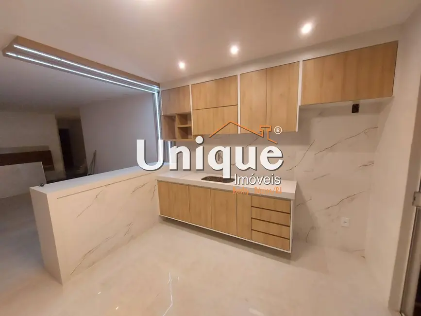 Casa com 3 quartos à venda, 310m2 em Base Aero Naval, Sao Pedro Da Aldeia - RJ - imagem 5 Foto 5 de Casa com 3 quartos à venda, 310m2 em Base Aero Naval, Sao Pedro Da Aldeia - RJ