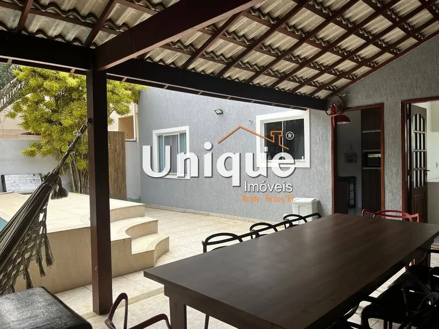 Foto 2 de Casa com 4 quartos à venda, 300m2 em Peró, Cabo Frio - RJ
