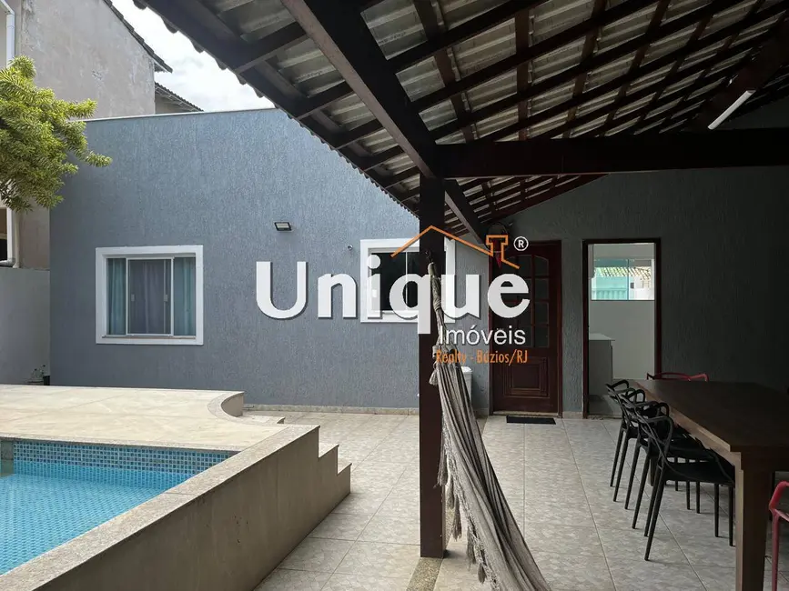 Foto 1 de Casa com 4 quartos à venda, 300m2 em Peró, Cabo Frio - RJ
