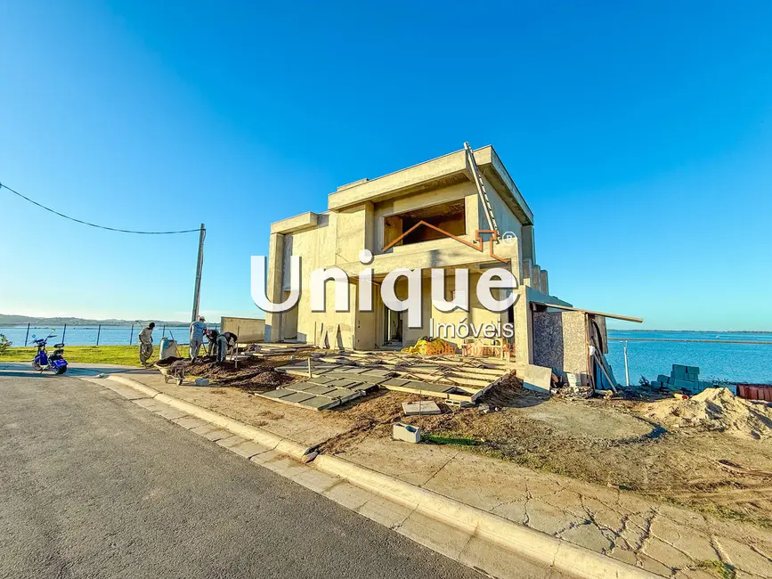 Casa com 3 quartos à venda, 231m2 em Nova São Pedro, Sao Pedro Da Aldeia - RJ - imagem 1 Foto 1 de Casa com 3 quartos à venda, 231m2 em Nova São Pedro, Sao Pedro Da Aldeia - RJ