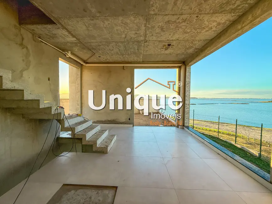 Casa com 3 quartos à venda, 231m2 em Nova São Pedro, Sao Pedro Da Aldeia - RJ - imagem 4 Foto 4 de Casa com 3 quartos à venda, 231m2 em Nova São Pedro, Sao Pedro Da Aldeia - RJ