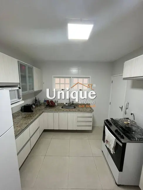 Foto 9 de Casa com 3 quartos à venda, 200m2 em Cajueiro, Cabo Frio - RJ