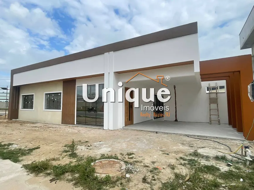 Casa com 3 quartos à venda, 252m2 em Nova São Pedro, Sao Pedro Da Aldeia - RJ - imagem 1 Foto 1 de Casa com 3 quartos à venda, 252m2 em Nova São Pedro, Sao Pedro Da Aldeia - RJ