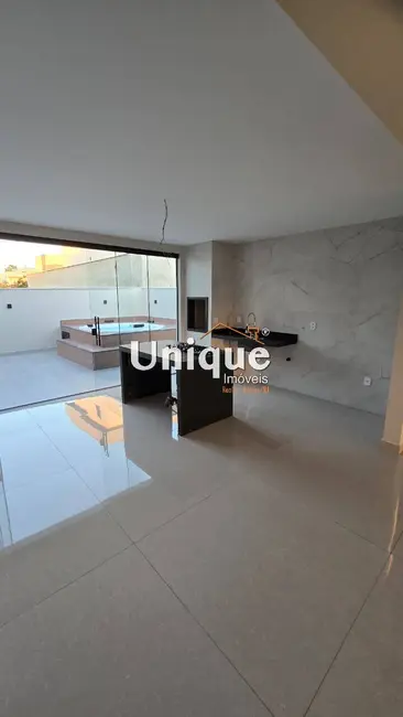 Foto 5 de Casa com 3 quartos à venda, 258m2 em Nova São Pedro, Sao Pedro Da Aldeia - RJ