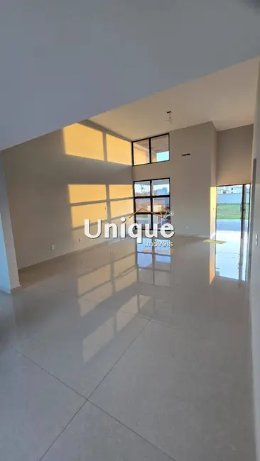 Foto 3 de Casa com 3 quartos à venda, 258m2 em Nova São Pedro, Sao Pedro Da Aldeia - RJ