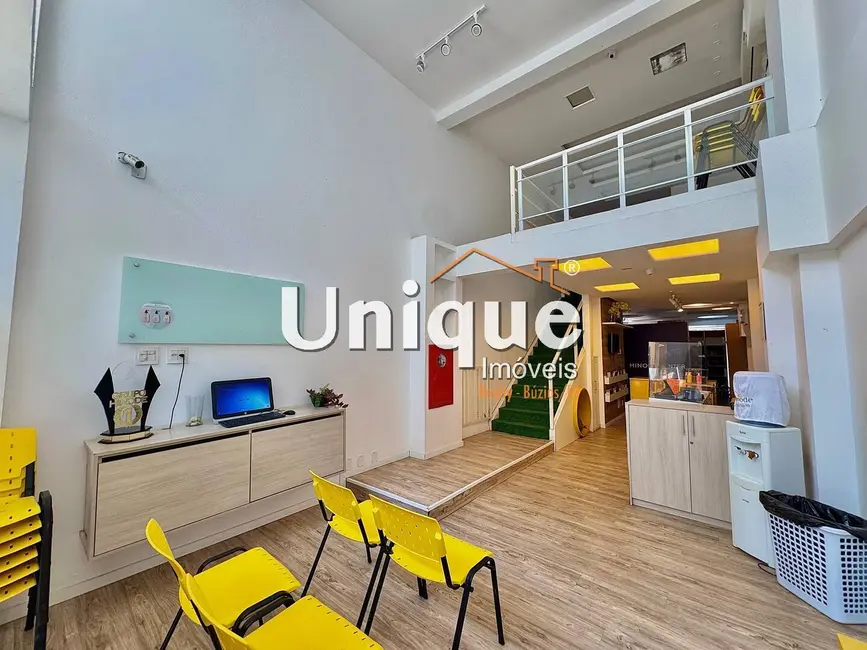 Loja à venda, 120m2 em Centro, Cabo Frio - RJ - imagem 1 Foto 1 de Loja à venda, 120m2 em Centro, Cabo Frio - RJ