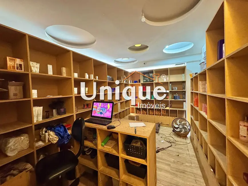 Loja à venda, 120m2 em Centro, Cabo Frio - RJ - imagem 9 Foto 9 de Loja à venda, 120m2 em Centro, Cabo Frio - RJ