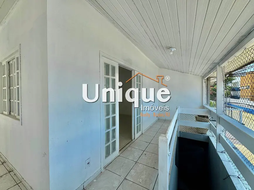 Foto 3 de Casa com 4 quartos à venda, 225m2 em Parque Burle, Cabo Frio - RJ