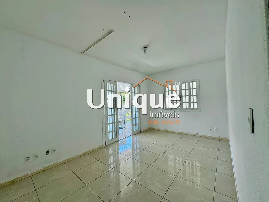 Foto 1 de Casa com 4 quartos à venda, 225m2 em Parque Burle, Cabo Frio - RJ