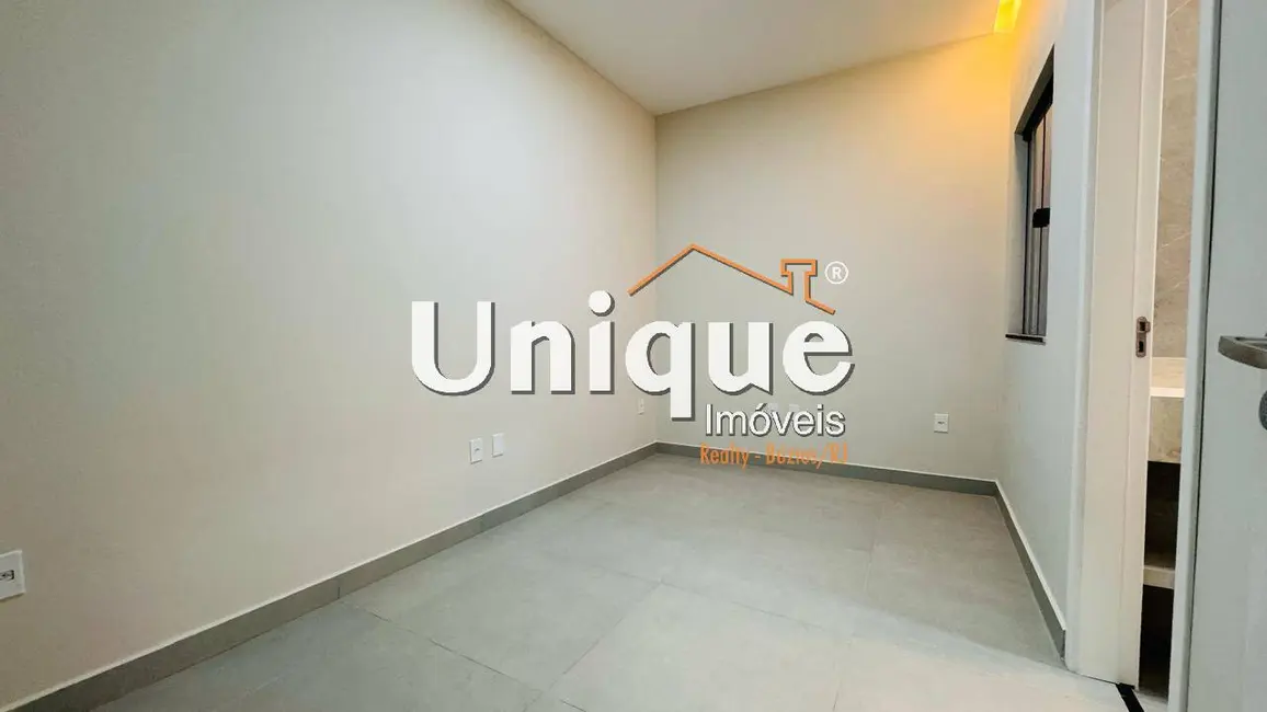 Foto 8 de Casa com 2 quartos à venda, 67m2 em Cabo Frio - RJ