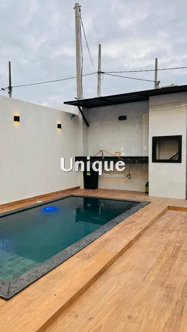 Foto 2 de Casa com 2 quartos à venda, 67m2 em Cabo Frio - RJ