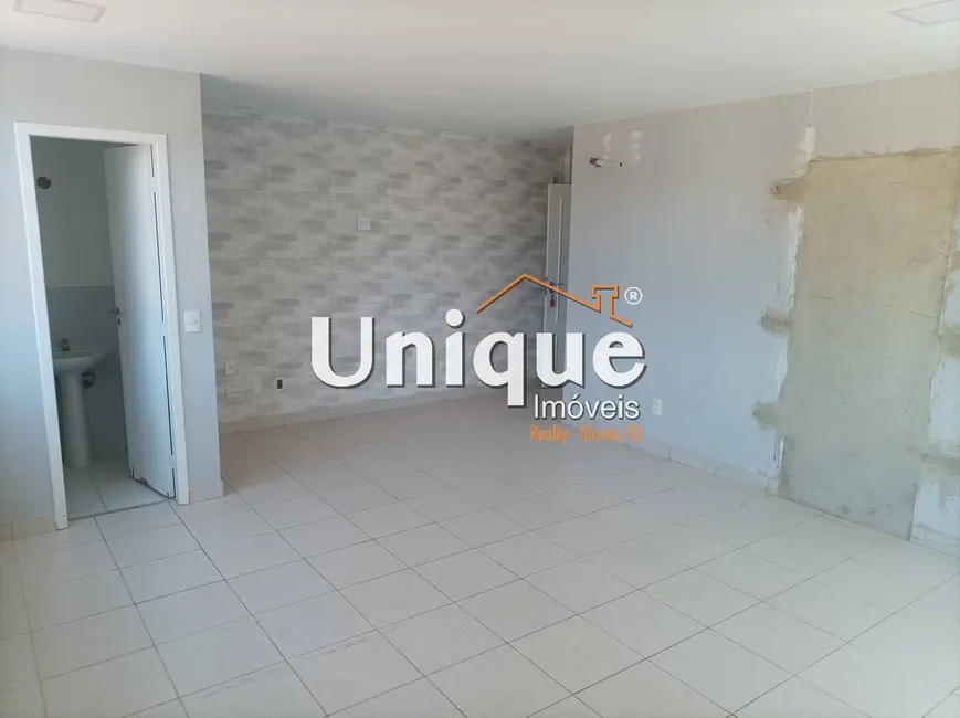 Sala Comercial para alugar, 50m2 em Passagem, Cabo Frio - RJ - imagem 3 Foto 3 de Sala Comercial para alugar, 50m2 em Passagem, Cabo Frio - RJ