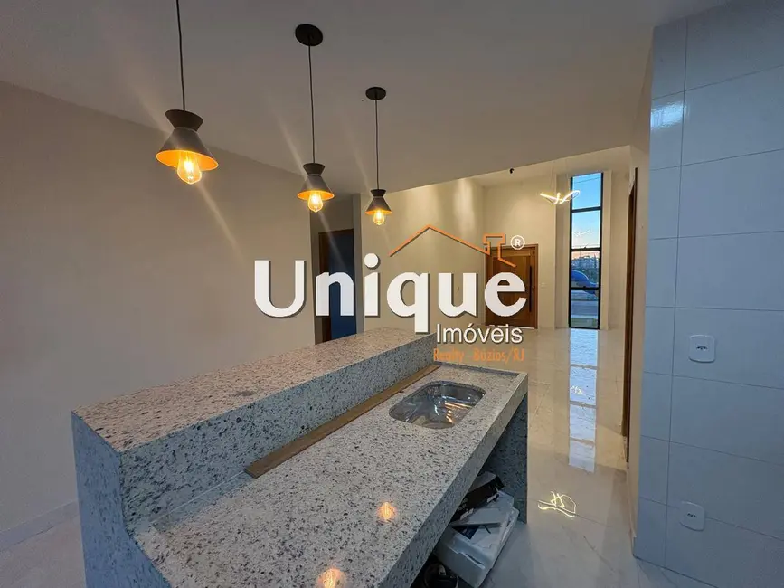 Casa com 3 quartos à venda, 252m2 em Nova São Pedro, Sao Pedro Da Aldeia - RJ - imagem 4 Foto 4 de Casa com 3 quartos à venda, 252m2 em Nova São Pedro, Sao Pedro Da Aldeia - RJ