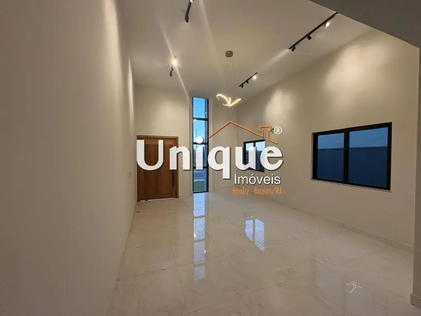 Casa com 3 quartos à venda, 252m2 em Nova São Pedro, Sao Pedro Da Aldeia - RJ - imagem 2 Foto 2 de Casa com 3 quartos à venda, 252m2 em Nova São Pedro, Sao Pedro Da Aldeia - RJ