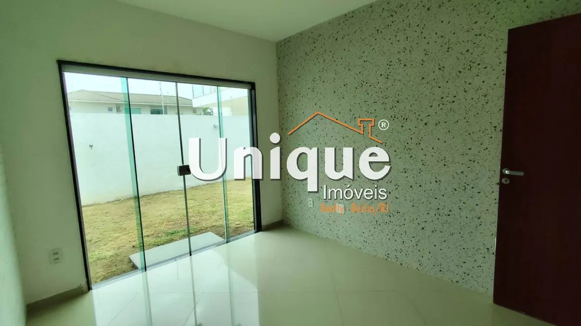 Foto 4 de Casa com 2 quartos à venda, 150m2 em Cabo Frio - RJ