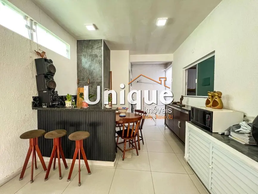 Casa com 3 quartos à venda, 239m2 em Fluminense, Sao Pedro Da Aldeia - RJ - imagem 4 Foto 4 de Casa com 3 quartos à venda, 239m2 em Fluminense, Sao Pedro Da Aldeia - RJ