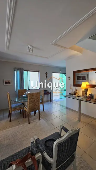 Foto 3 de Casa com 4 quartos à venda, 120m2 em Portinho, Cabo Frio - RJ