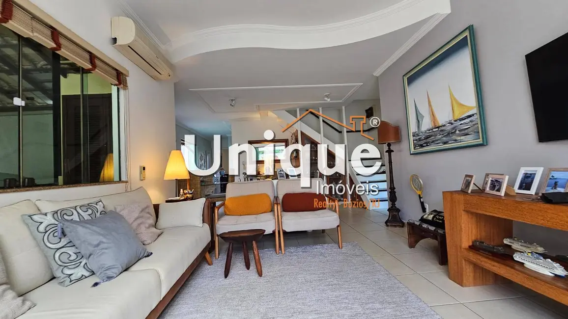 Foto 2 de Casa com 4 quartos à venda, 120m2 em Portinho, Cabo Frio - RJ