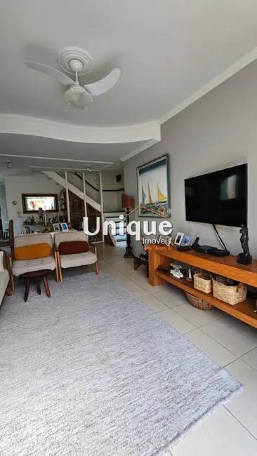 Foto 1 de Casa com 4 quartos à venda, 120m2 em Portinho, Cabo Frio - RJ