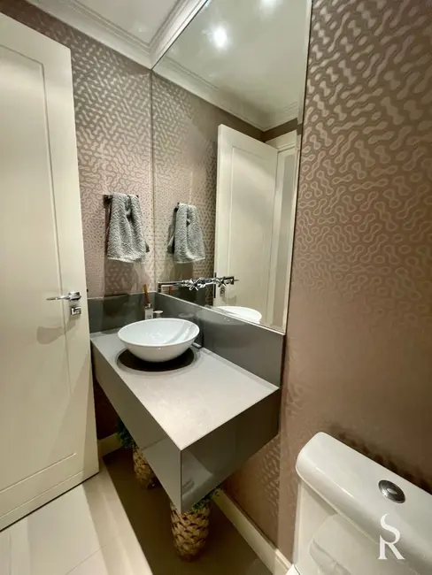 Apartamento com 4 quartos para alugar, 144m2 em Balneario Camboriu - SC - imagem 9 Foto 9 de Apartamento com 4 quartos para alugar, 144m2 em Balneario Camboriu - SC