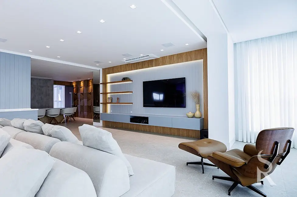 Apartamento com 3 quartos à venda, 167m2 em Centro, Balneario Camboriu - SC - imagem 2 Foto 2 de Apartamento com 3 quartos à venda, 167m2 em Centro, Balneario Camboriu - SC