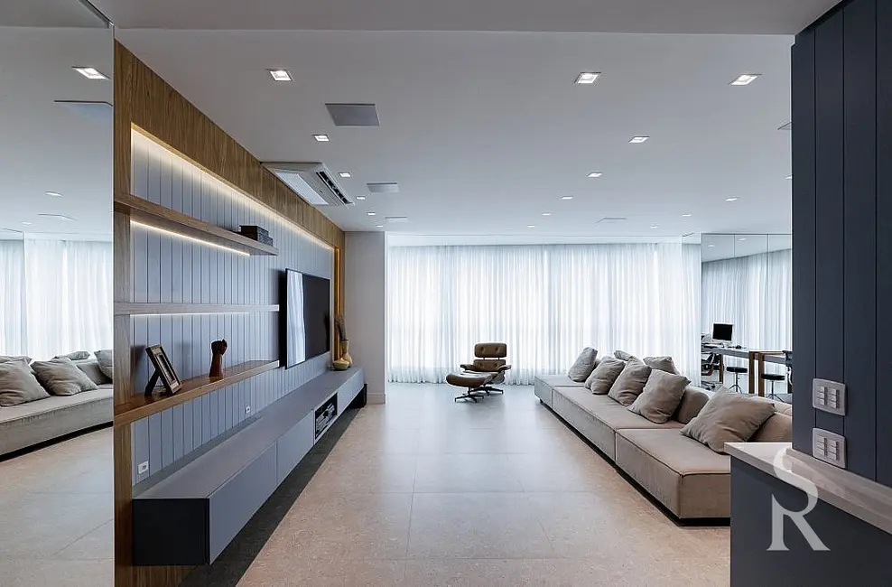 Apartamento com 3 quartos à venda, 167m2 em Centro, Balneario Camboriu - SC - imagem 4 Foto 4 de Apartamento com 3 quartos à venda, 167m2 em Centro, Balneario Camboriu - SC