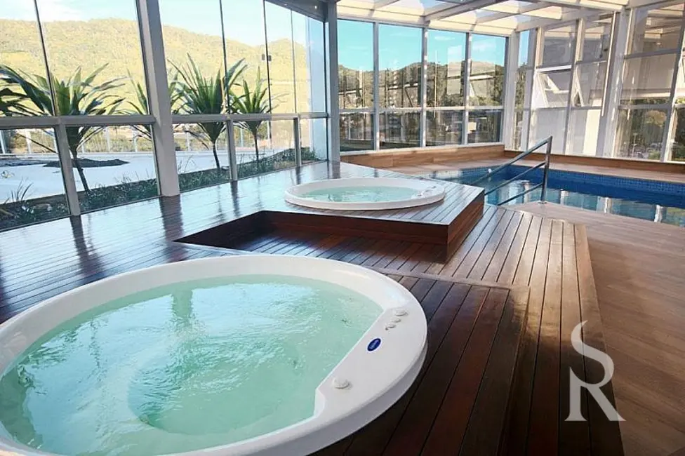 Foto 4 de Apartamento com 4 quartos para alugar, 237m2 em Centro, Balneario Camboriu - SC