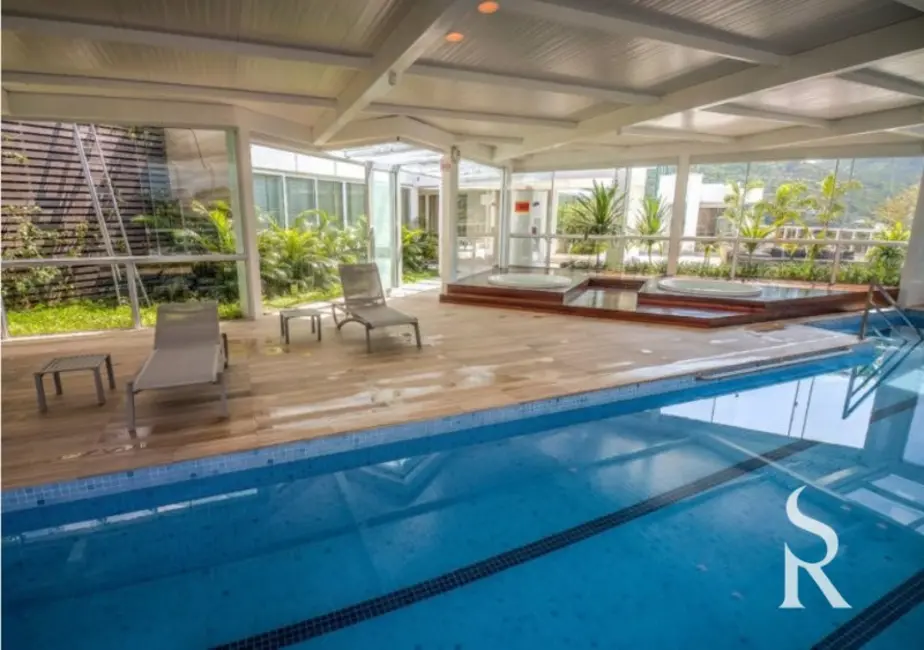 Apartamento com 4 quartos para alugar, 237m2 em Centro, Balneario Camboriu - SC - imagem 5 Foto 5 de Apartamento com 4 quartos para alugar, 237m2 em Centro, Balneario Camboriu - SC