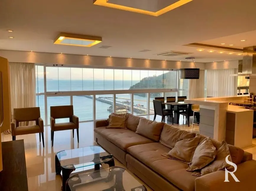Apartamento com 4 quartos para alugar, 237m2 em Centro, Balneario Camboriu - SC - imagem 1 Foto 1 de Apartamento com 4 quartos para alugar, 237m2 em Centro, Balneario Camboriu - SC