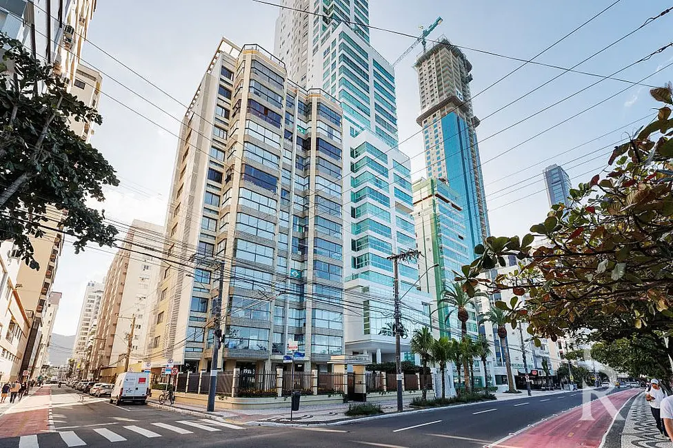 Apartamento com 3 quartos para alugar, 195m2 em Centro, Balneario Camboriu - SC - imagem 8 Foto 8 de Apartamento com 3 quartos para alugar, 195m2 em Centro, Balneario Camboriu - SC