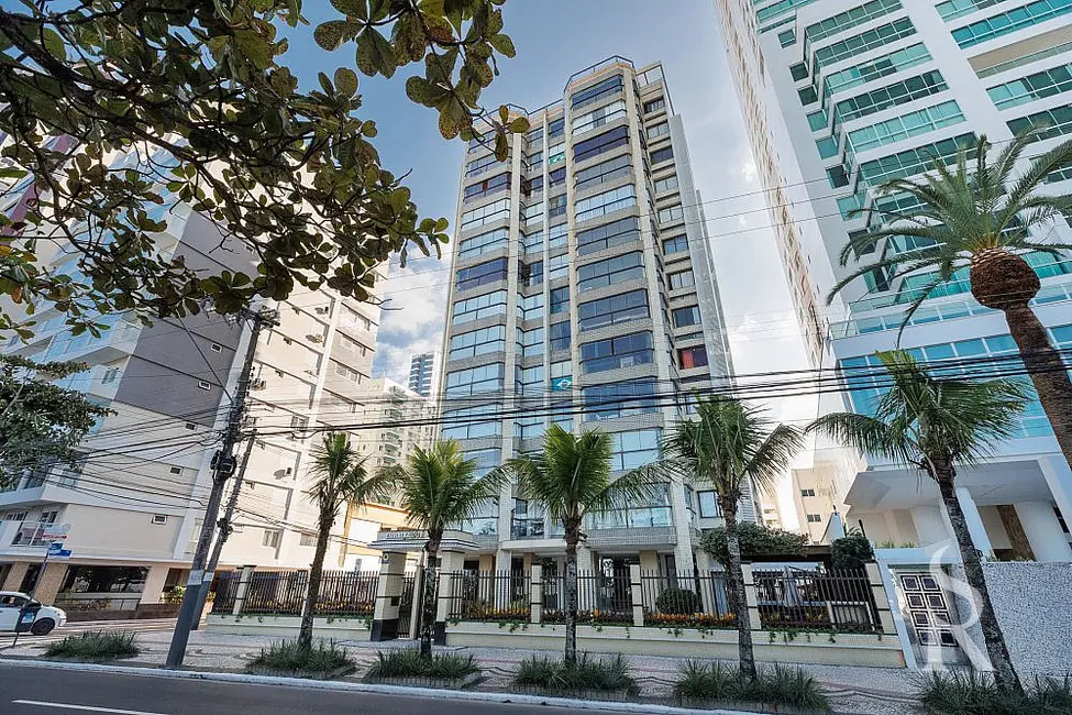 Apartamento com 3 quartos para alugar, 195m2 em Centro, Balneario Camboriu - SC - imagem 9 Foto 9 de Apartamento com 3 quartos para alugar, 195m2 em Centro, Balneario Camboriu - SC