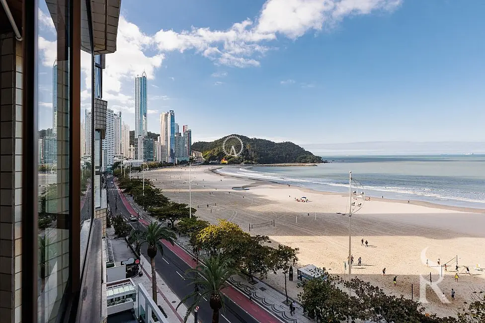Apartamento com 3 quartos para alugar, 195m2 em Centro, Balneario Camboriu - SC - imagem 1 Foto 1 de Apartamento com 3 quartos para alugar, 195m2 em Centro, Balneario Camboriu - SC