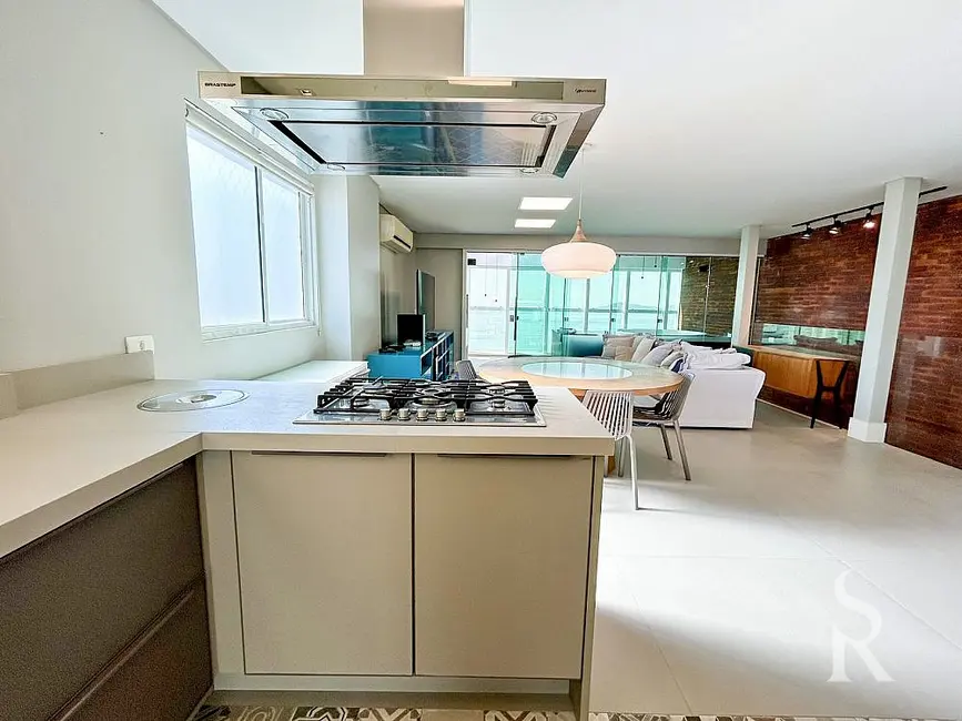 Cobertura com 5 quartos para alugar, 317m2 em Pioneiros, Balneario Camboriu - SC - imagem 6 Foto 6 de Cobertura com 5 quartos para alugar, 317m2 em Pioneiros, Balneario Camboriu - SC