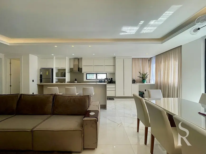 Apartamento com 3 quartos à venda, 151m2 em Centro, Balneario Camboriu - SC - imagem 7 Foto 7 de Apartamento com 3 quartos à venda, 151m2 em Centro, Balneario Camboriu - SC