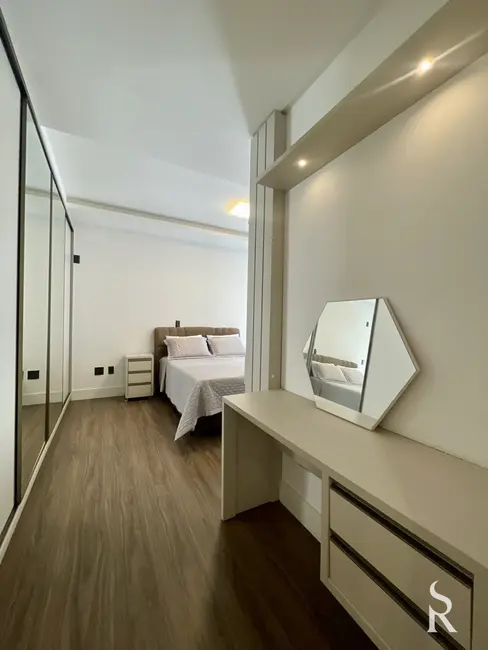 Apartamento com 3 quartos para alugar, 151m2 em Centro, Balneario Camboriu - SC - imagem 9 Foto 9 de Apartamento com 3 quartos para alugar, 151m2 em Centro, Balneario Camboriu - SC