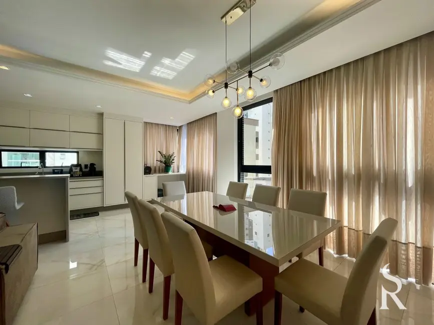 Apartamento com 3 quartos para alugar, 151m2 em Centro, Balneario Camboriu - SC - imagem 8 Foto 8 de Apartamento com 3 quartos para alugar, 151m2 em Centro, Balneario Camboriu - SC