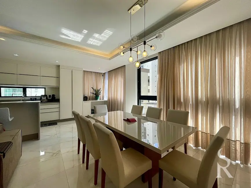 Apartamento com 3 quartos à venda, 151m2 em Centro, Balneario Camboriu - SC - imagem 8 Foto 8 de Apartamento com 3 quartos à venda, 151m2 em Centro, Balneario Camboriu - SC