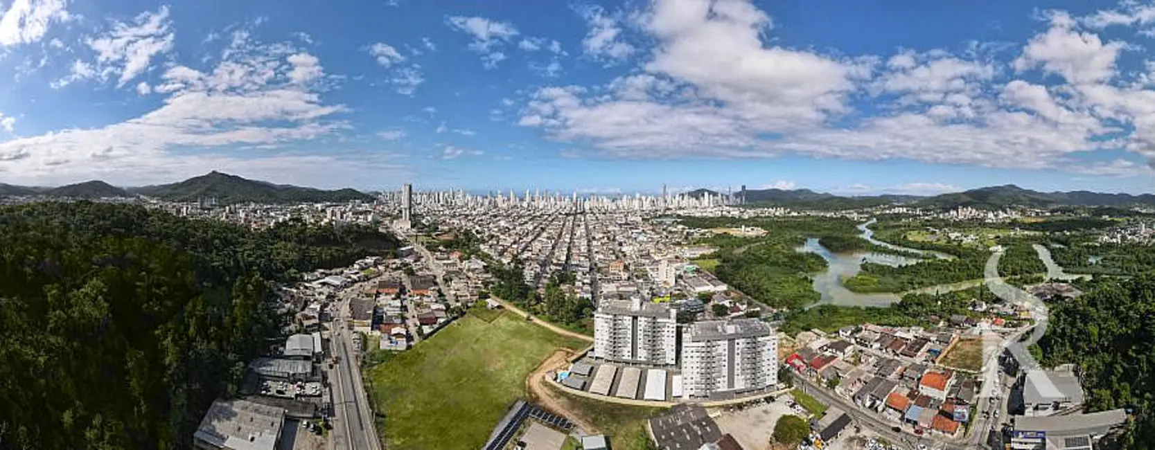 Foto 5 de Apartamento com 2 quartos à venda, 59m2 em Camboriu - SC