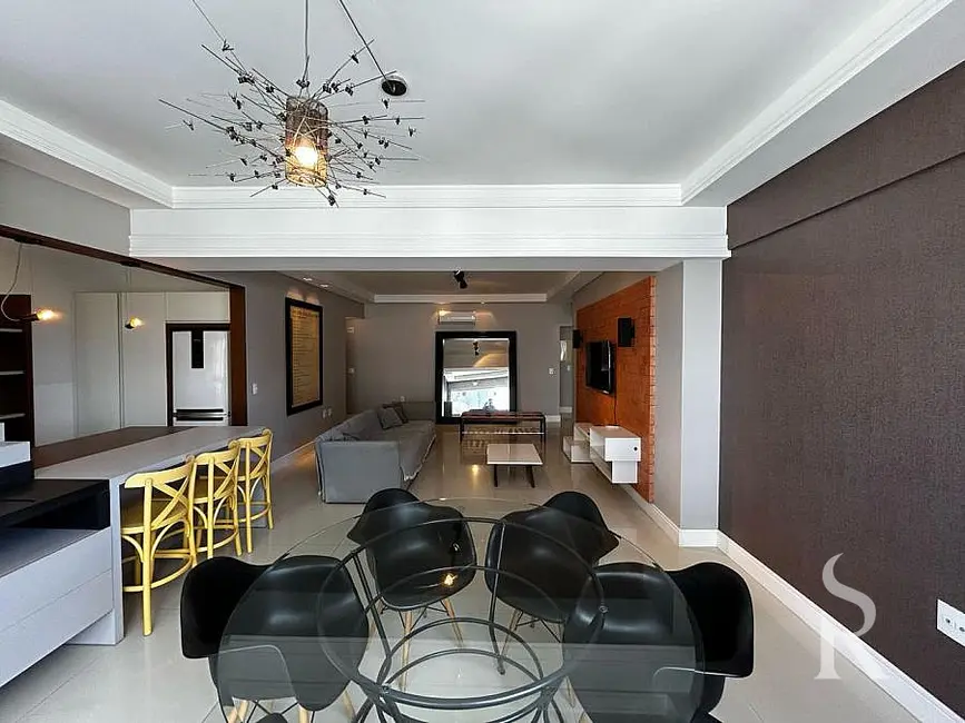 Apartamento com 3 quartos para alugar, 410m2 em Centro, Balneario Camboriu - SC - imagem 9 Foto 9 de Apartamento com 3 quartos para alugar, 410m2 em Centro, Balneario Camboriu - SC