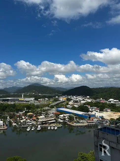 Apartamento com 3 quartos para alugar, 410m2 em Centro, Balneario Camboriu - SC - imagem 4 Foto 4 de Apartamento com 3 quartos para alugar, 410m2 em Centro, Balneario Camboriu - SC