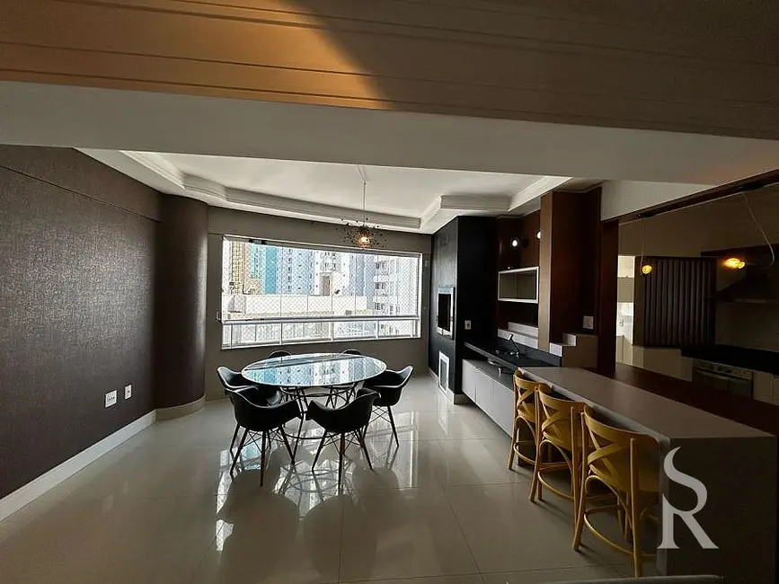 Apartamento com 3 quartos para alugar, 410m2 em Centro, Balneario Camboriu - SC - imagem 5 Foto 5 de Apartamento com 3 quartos para alugar, 410m2 em Centro, Balneario Camboriu - SC