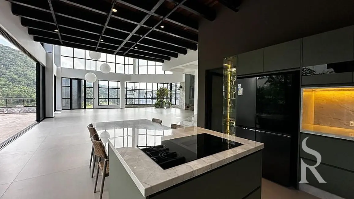 Foto 4 de Casa de Condomínio com 6 quartos à venda, 1747m2 em Itapema - SC