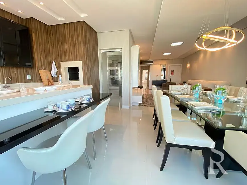 Apartamento com 3 quartos à venda, 130m2 em Centro, Balneario Camboriu - SC - imagem 7 Foto 7 de Apartamento com 3 quartos à venda, 130m2 em Centro, Balneario Camboriu - SC