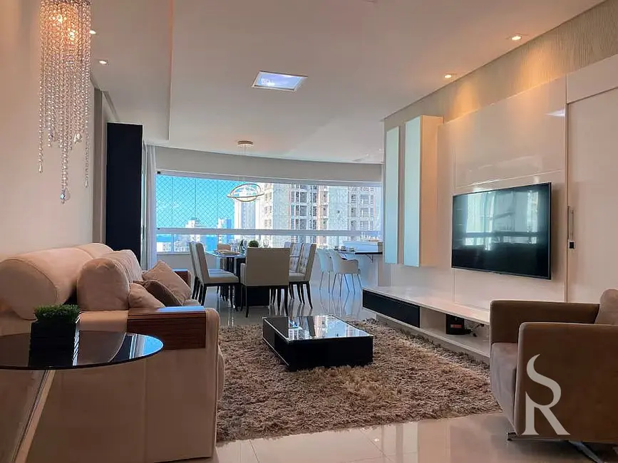 Apartamento com 3 quartos à venda, 130m2 em Centro, Balneario Camboriu - SC - imagem 9 Foto 9 de Apartamento com 3 quartos à venda, 130m2 em Centro, Balneario Camboriu - SC