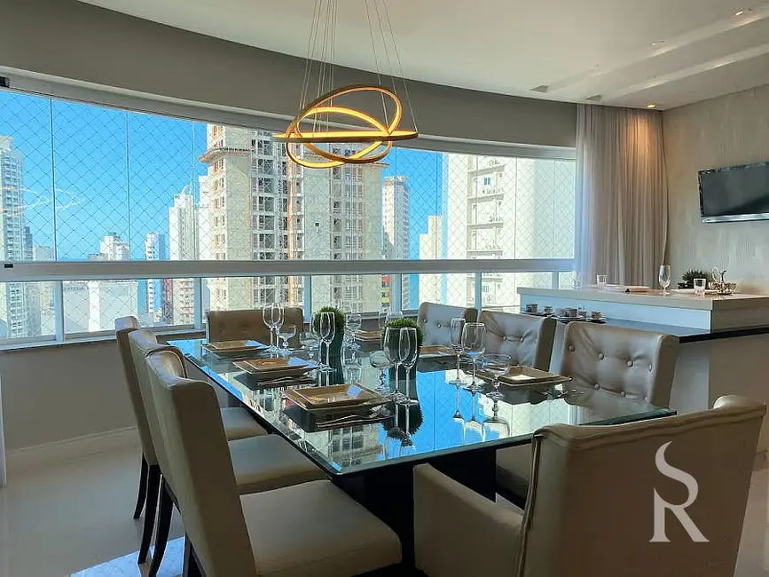 Apartamento com 3 quartos à venda, 130m2 em Centro, Balneario Camboriu - SC - imagem 2 Foto 2 de Apartamento com 3 quartos à venda, 130m2 em Centro, Balneario Camboriu - SC